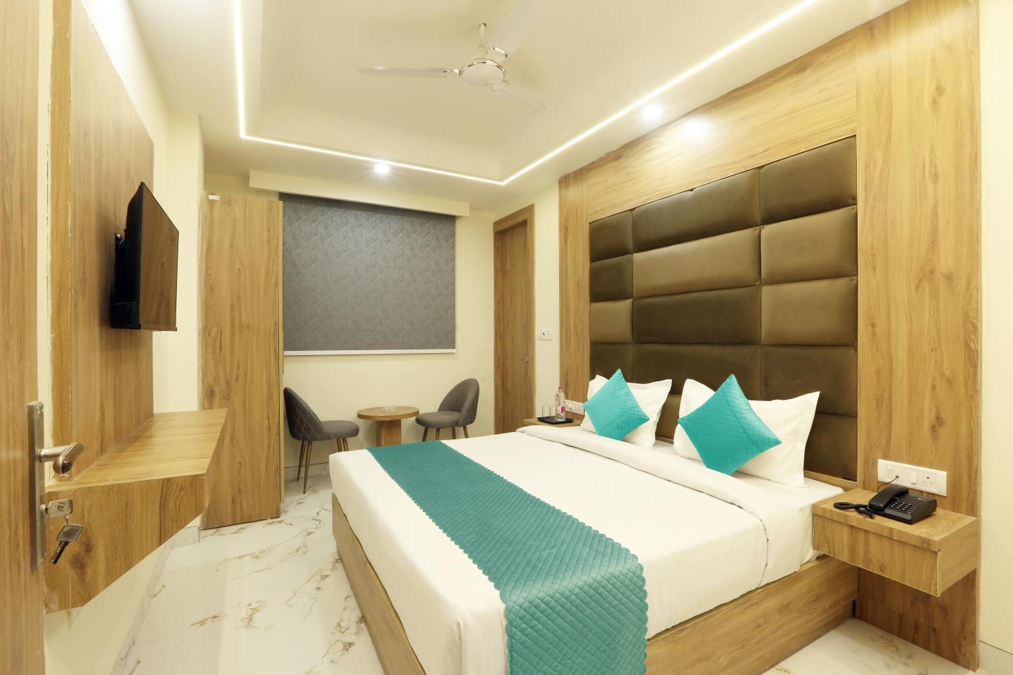 Hotel Luxe Manor Near Delhi Airport Neu-Delhi Exterior foto