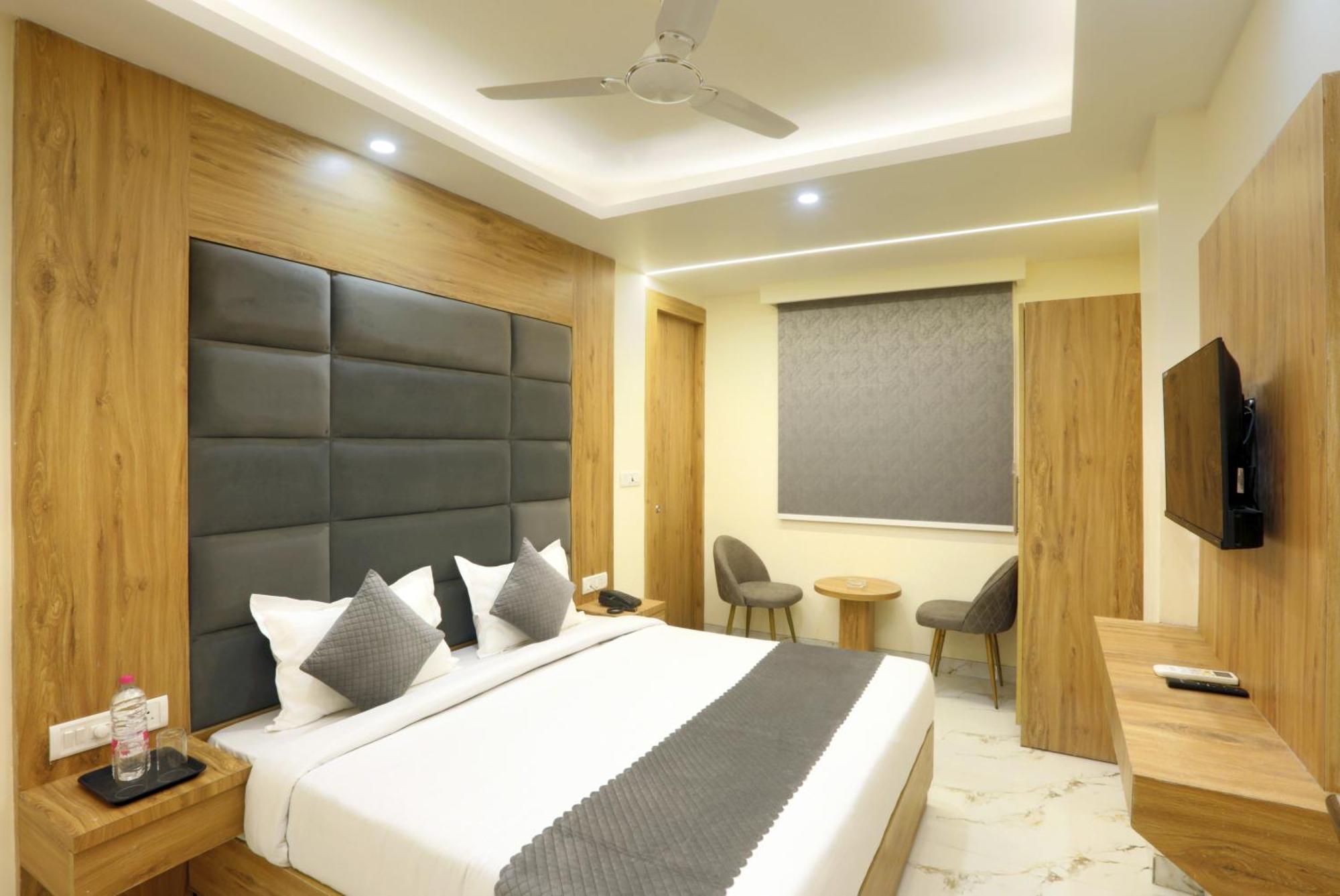 Hotel Luxe Manor Near Delhi Airport Neu-Delhi Exterior foto