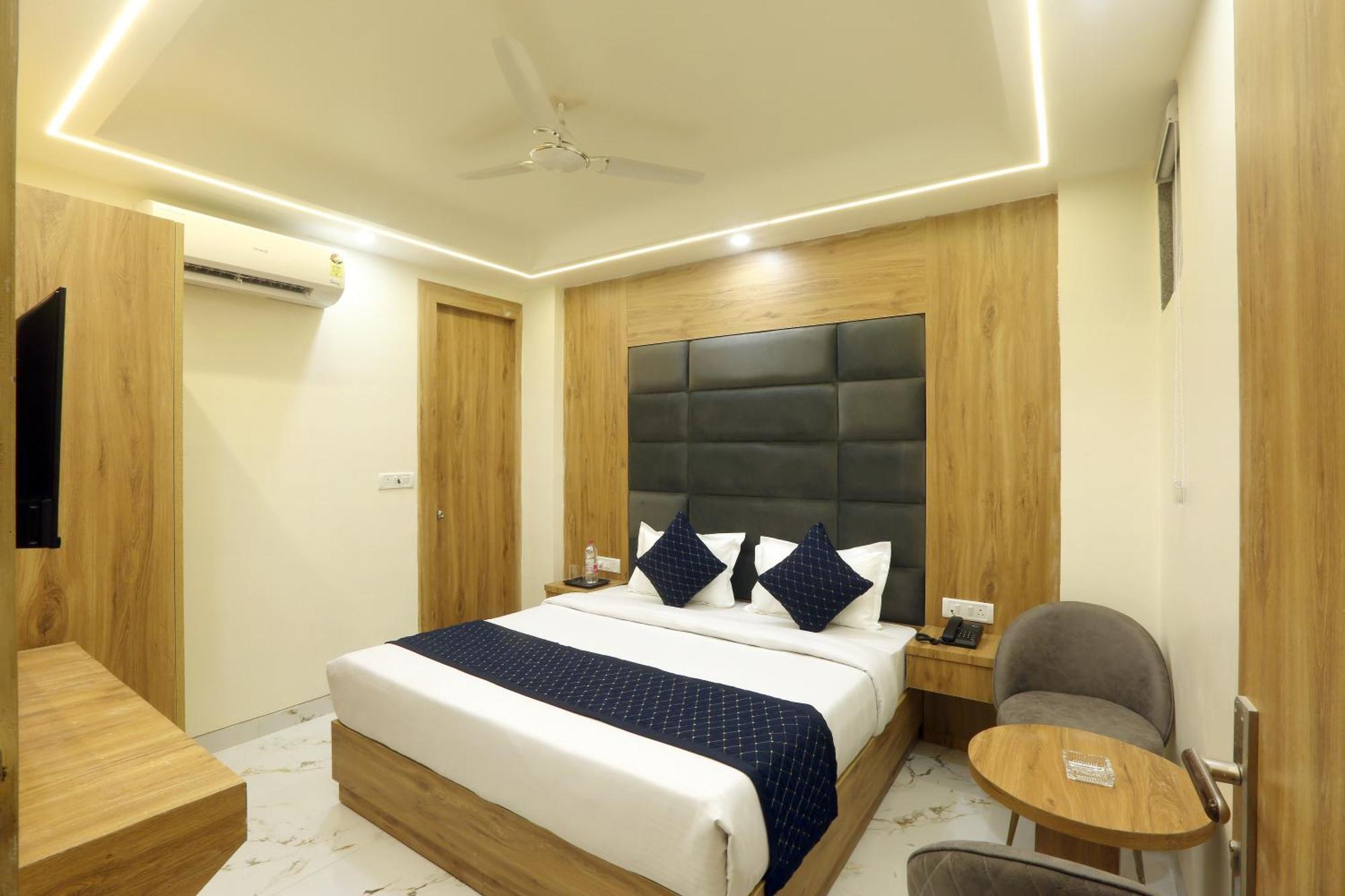 Hotel Luxe Manor Near Delhi Airport Neu-Delhi Exterior foto