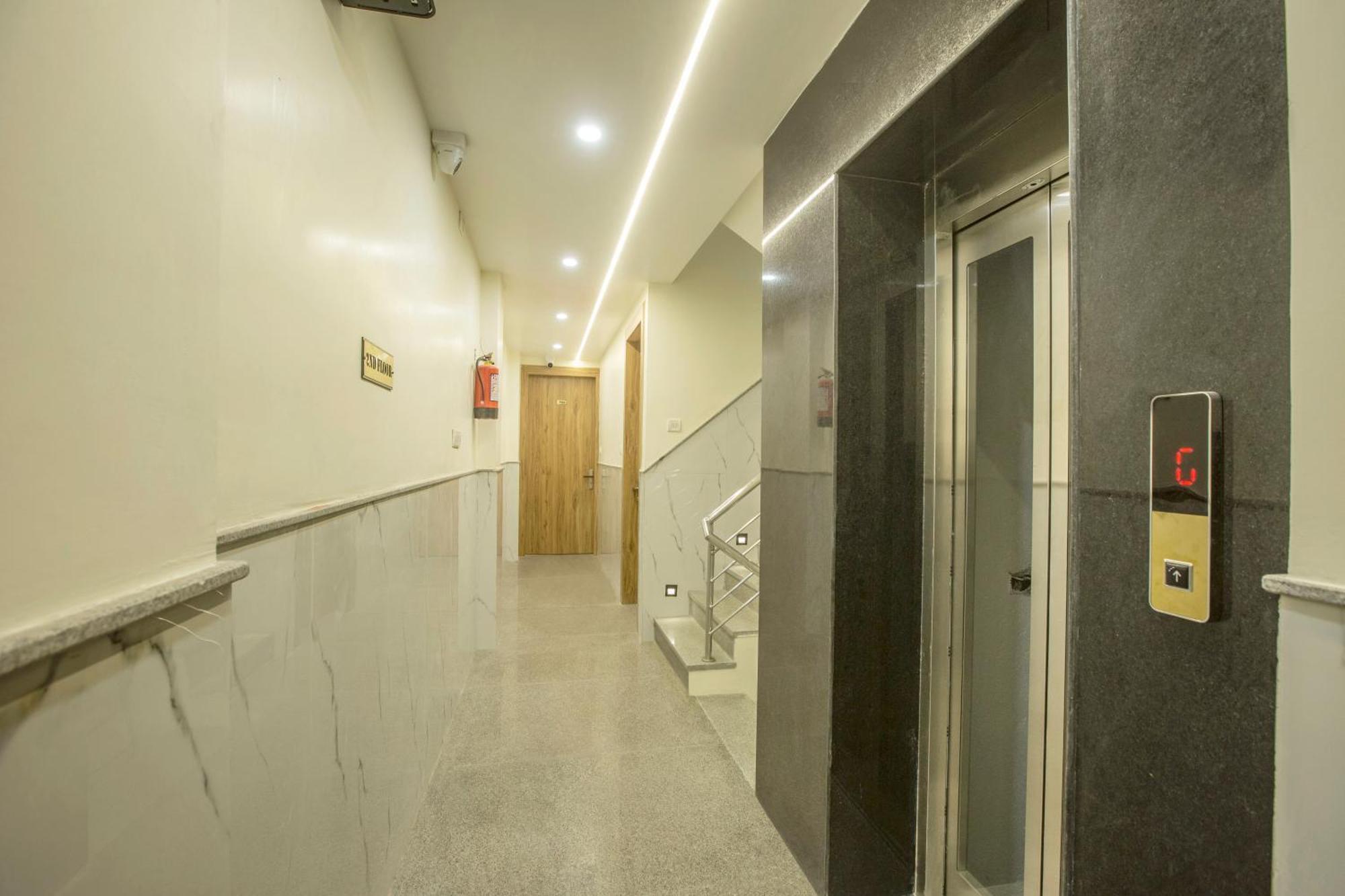 Hotel Luxe Manor Near Delhi Airport Neu-Delhi Exterior foto